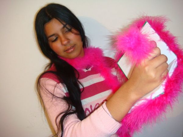 Conjunto de caderno e caneta de pompom.